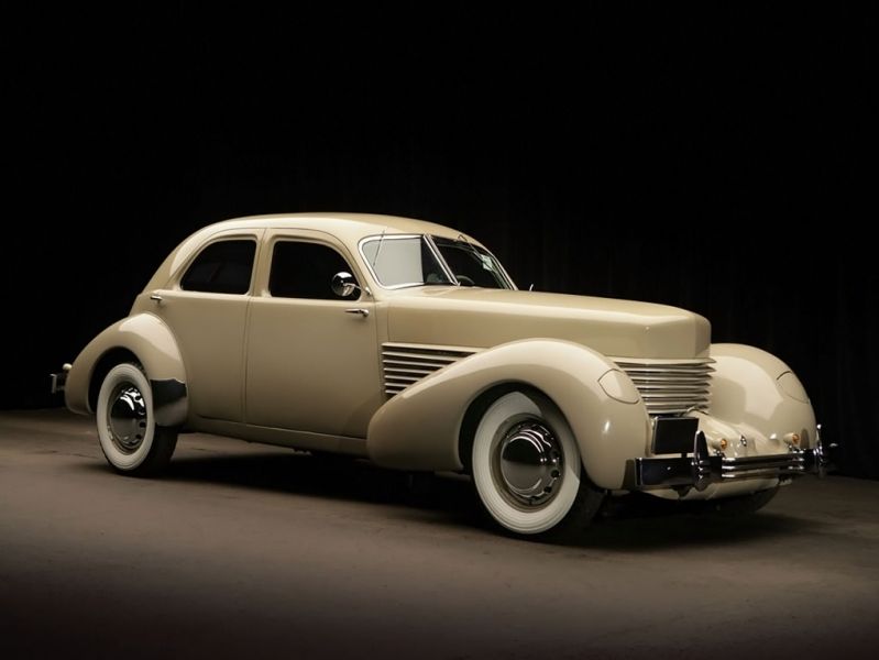 Уникальный автомобиль 1936 года Cord 810: история жертвы «хотелок» президента США