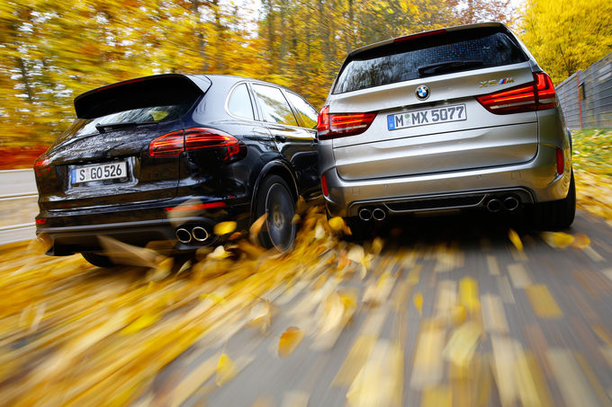 Porsche Cayenne и BMW X5: какой двигатель протянет дольше без масла?