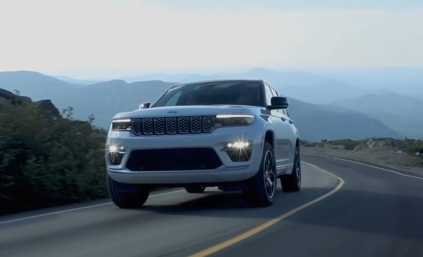 Цена на новую модель двухрядного Jeep Grand Cherokee 2022