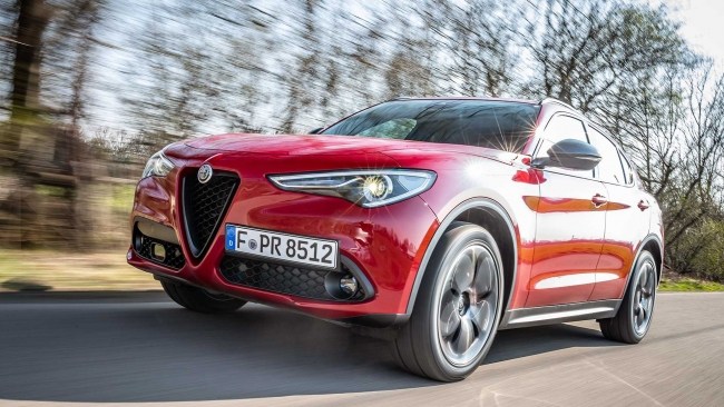 Автомобиль Alfa Romeo Stelvio 2022: сочетание стиля и спортивности