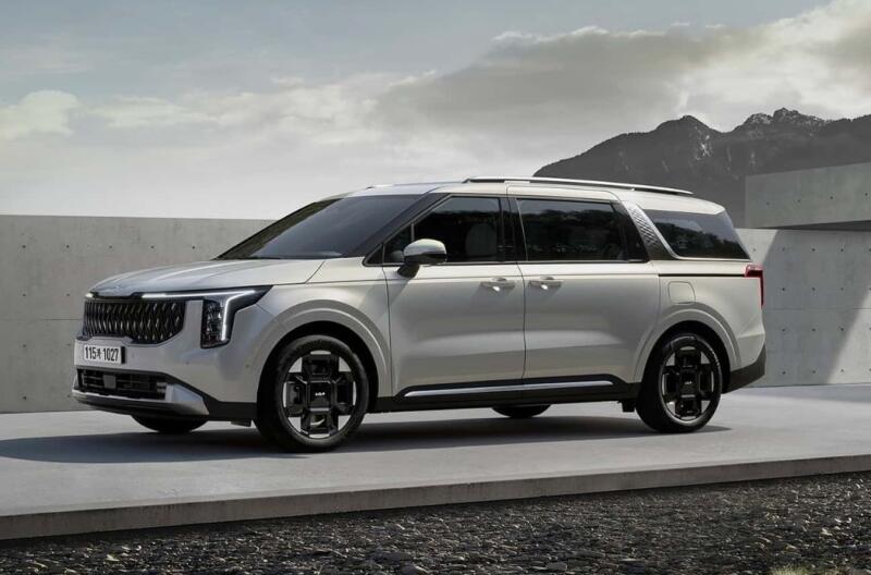 Kia представляет обновленную версию своего популярного минивэна