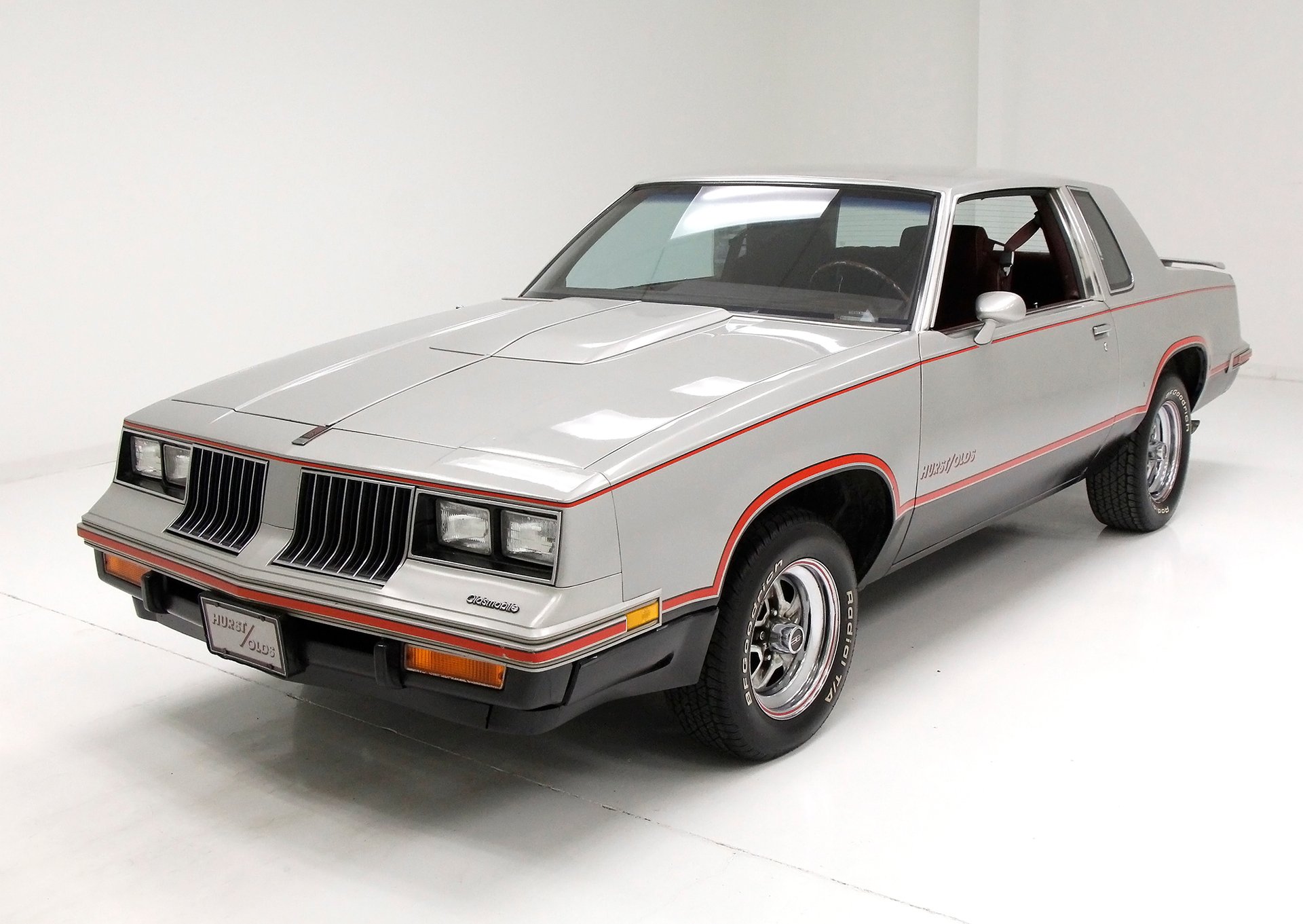 Oldsmobile 4-5-5 Hurst: классический мускул-кар