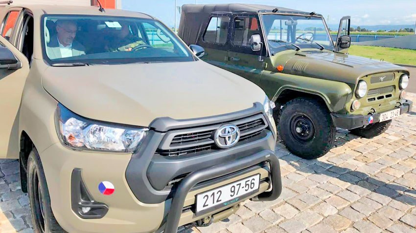 Японские внедорожники на гонке Париж-Дакар