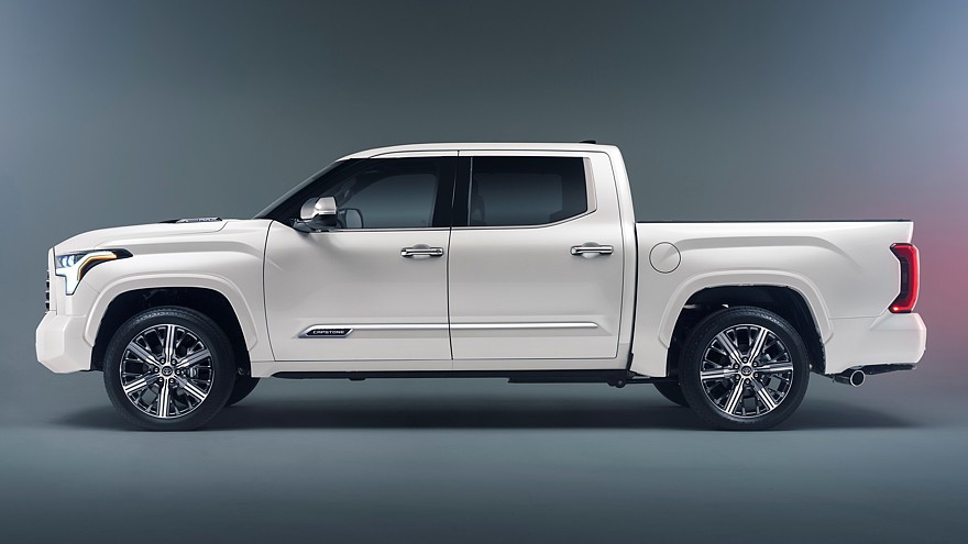 Toyota Tundra Capstone 2022 года – вексель комплектации обильного пикапа