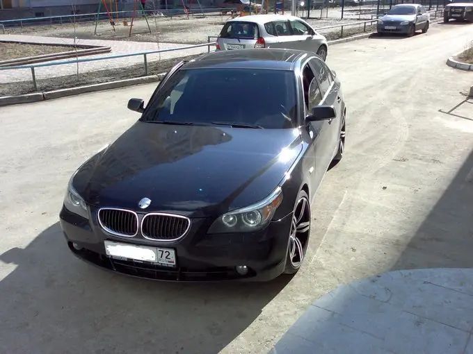 Роскошный интерьер: BMW 535i GT создает комфортную атмосферу