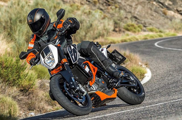 Мотоцикл KTM 690 Duke: комфорт и удобство для езды на дальние расстояния