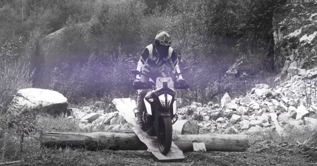 Описание KTM 390 Adventure