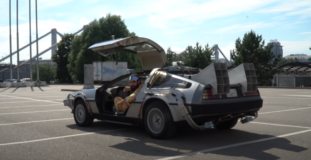 Экспресс-прокат DeLorean DMC 12
