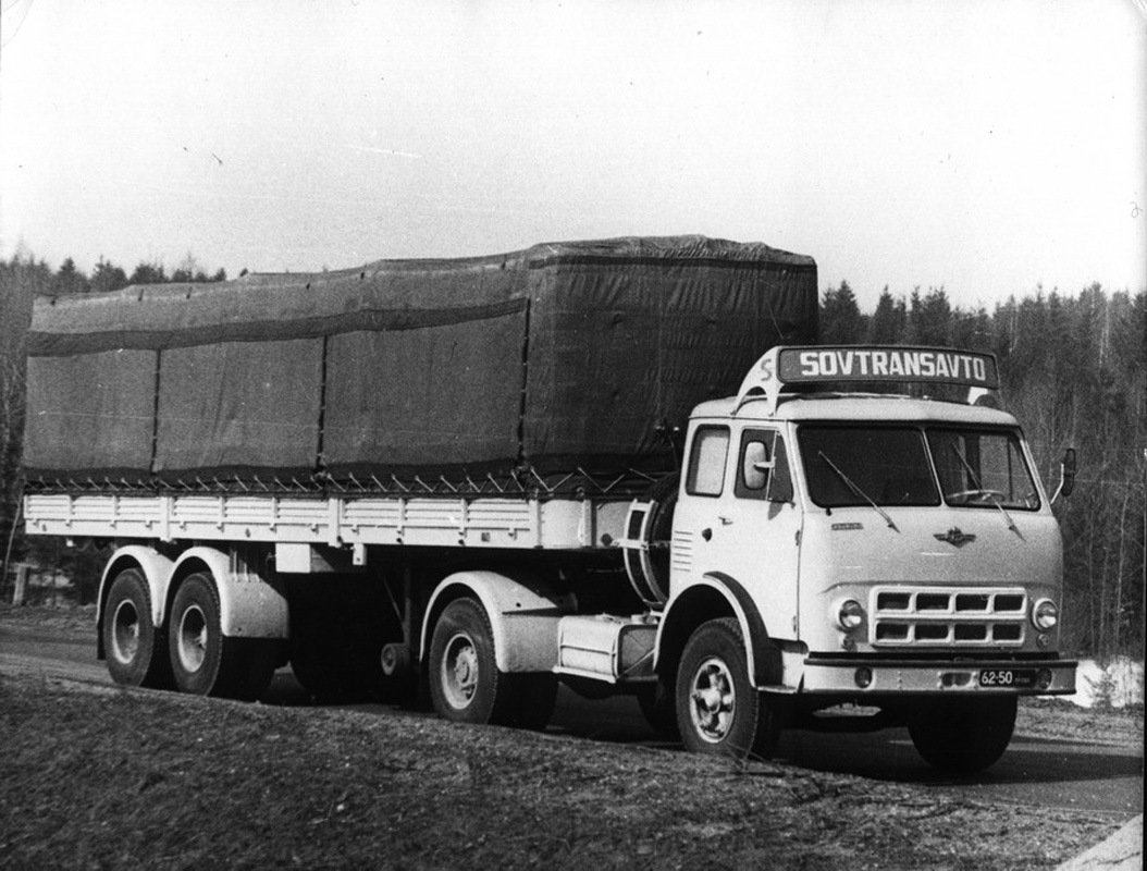История трехосного грузовика МАЗ-520