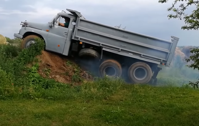 Самосвал Tatra-148 – надежный грузовик в СССР