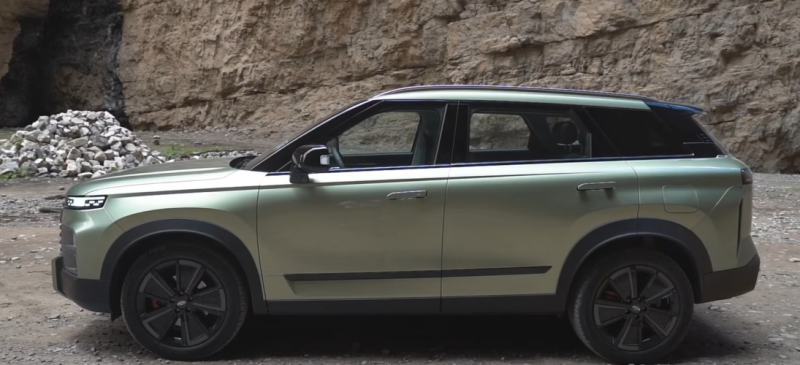 Chery Explore 06 оснащен мощным двигателем, который обеспечивает быструю и плавную работу автомобиля. Кроме того, этот внедорожник обладает передовыми технологиями в области безопасности, такими как система стабилизации, система контроля тяги и антиблокировочная тормозная система. Все это делает Chery Explore 06 одним из самых безопасных автомобилей на дороге.