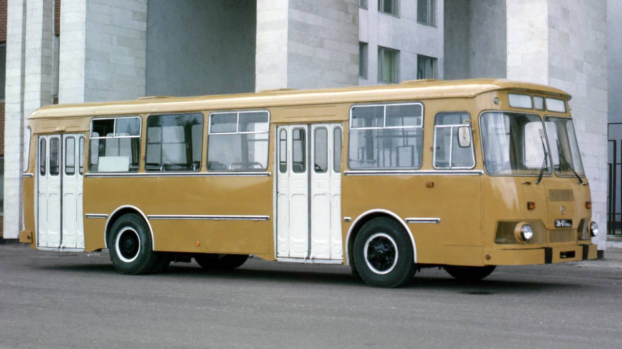 Скорость и универсальность: главные конкуренты советских автобусов