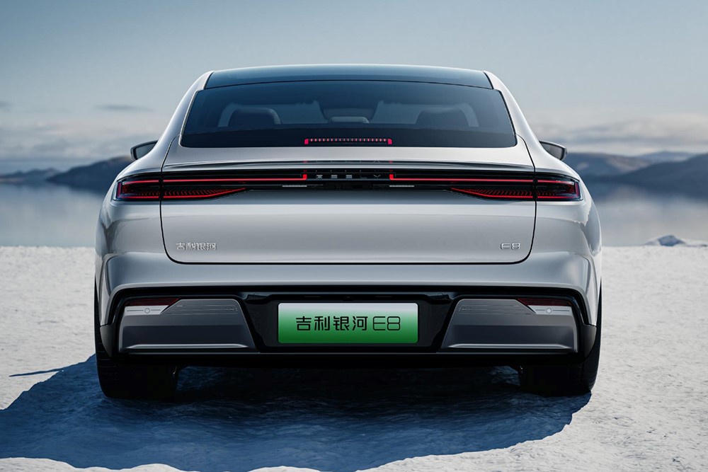 Китайская компания Geely выпустила новый полностью электрический автомобиль Galaxy E8