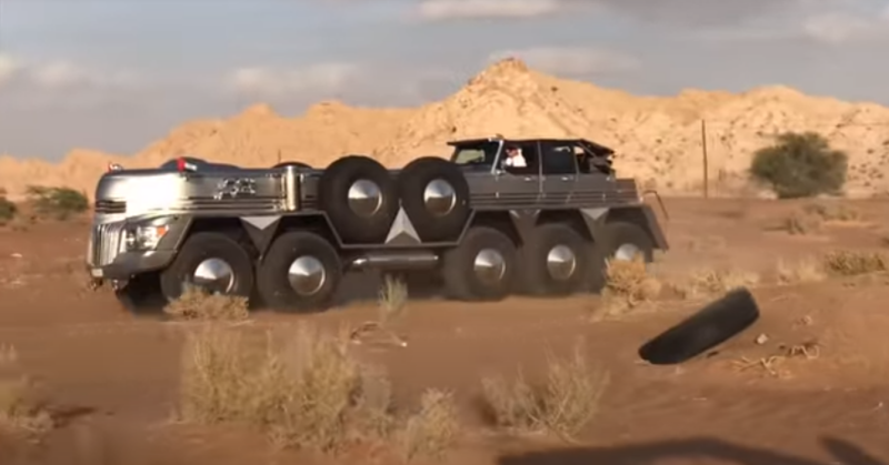 Главные звезды его коллекции: Hummer H1, Willys MB и другие