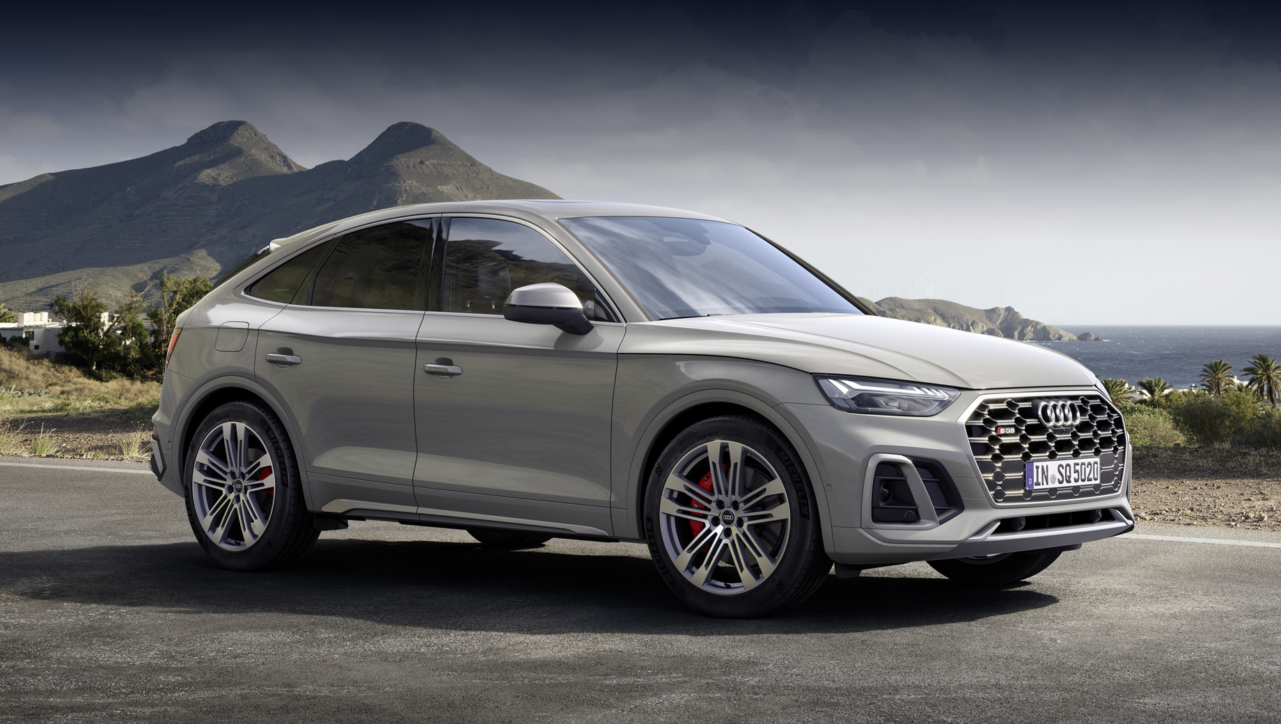 Ауди SQ5 Sportback: новый спортивный кроссовер в России