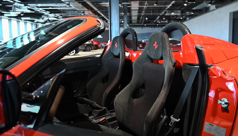 Легендарные гонщики и их успехи на Ferrari Scuderia 16M Spider
