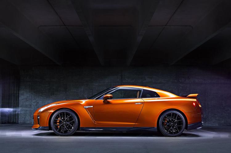 Ниссан GT-R: новое поколение супергибридов