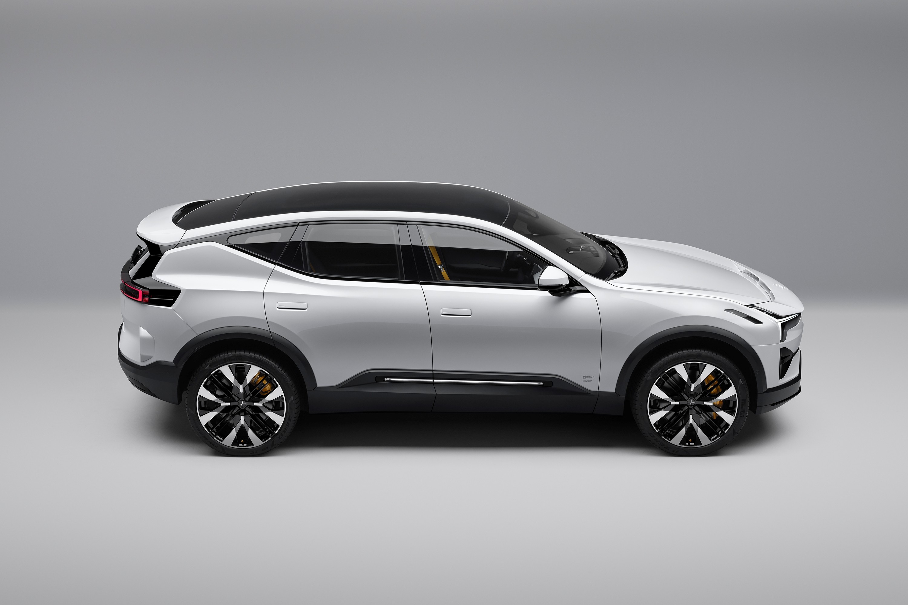 Премьера купе-кроссовера Polestar 3: особенности и технические характеристики