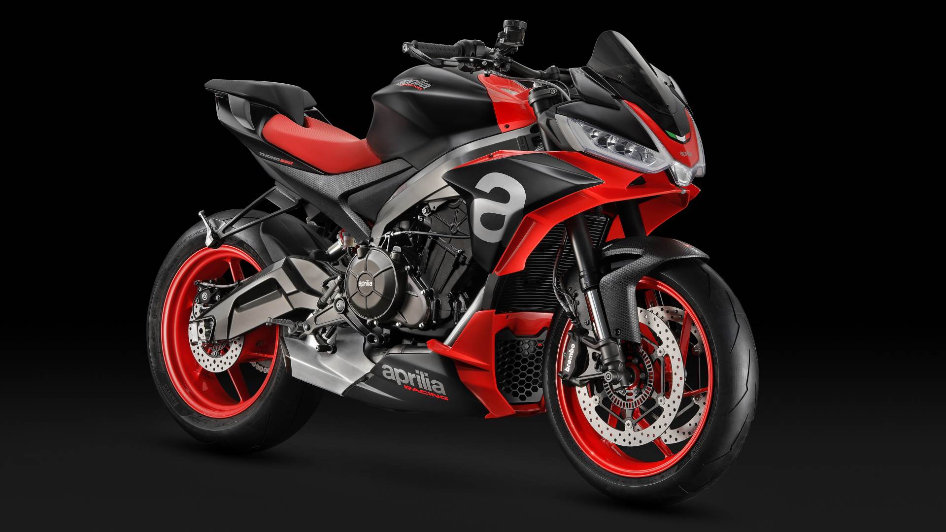 Сильный и маневренный Aprilia Tuono 660