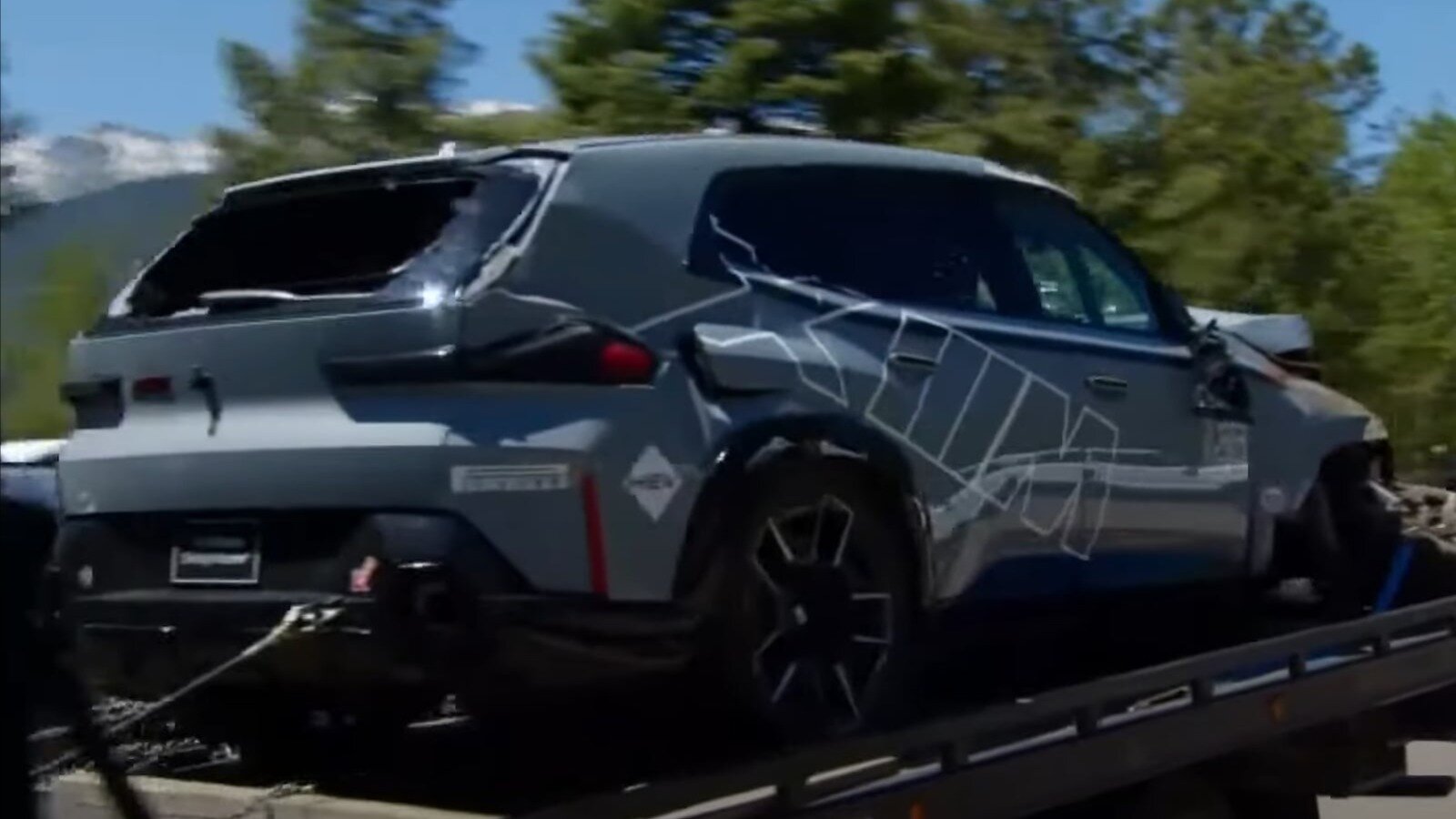 А почему именно кроссовер BMW XM Label стал главным героем?
