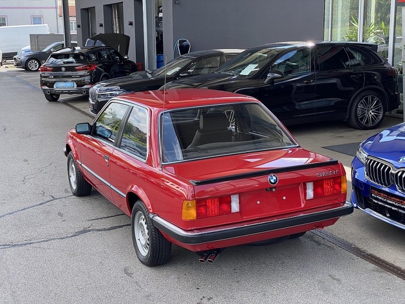 Процесс сборки автомобиля