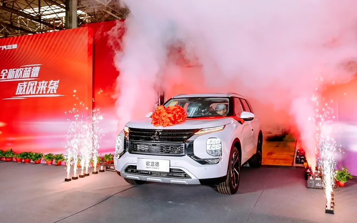 Японские кроссоверы Mitsubishi Outlander