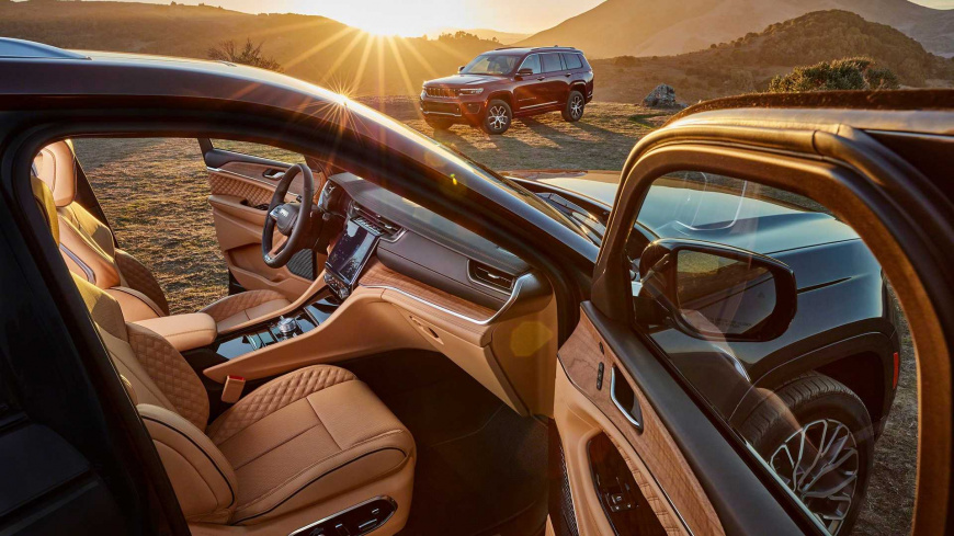 Три дополнительных экрана для Jeep Grand Cherokee L 2022 года