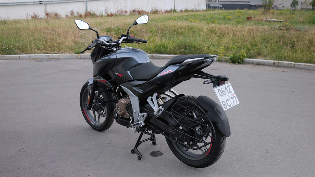Преимущества Bajaj Pulsar N250
