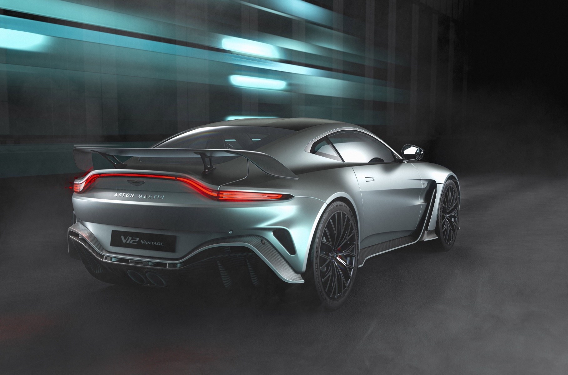 Ожидается большой спрос на Aston Martin V12 Vantage последней версии