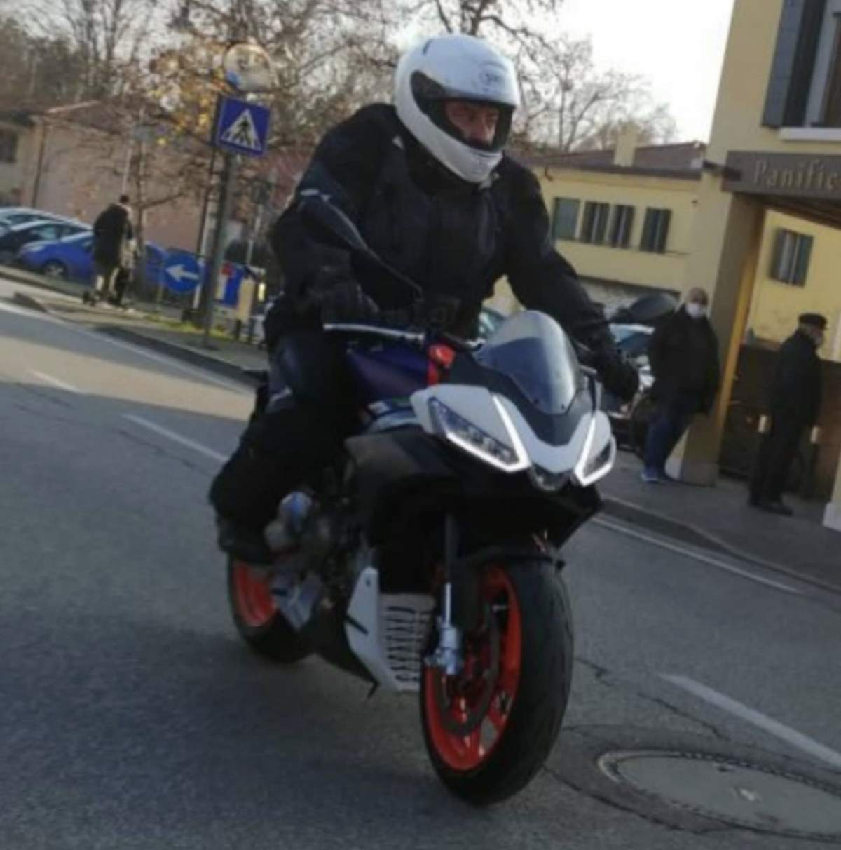 Aprilia Tuono 660 впечатляет своими возможностями