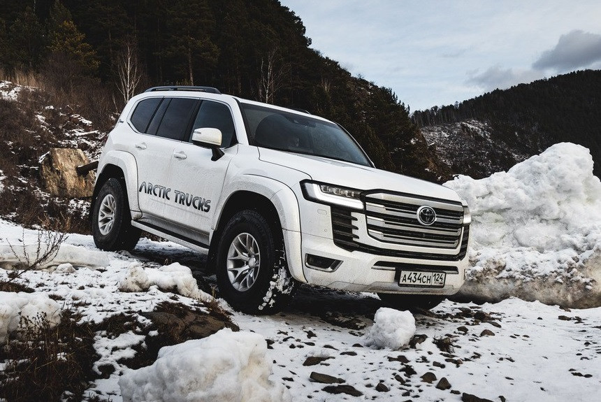 Арктические условия: Toyota Land Cruiser 300 от Arctic Trucks