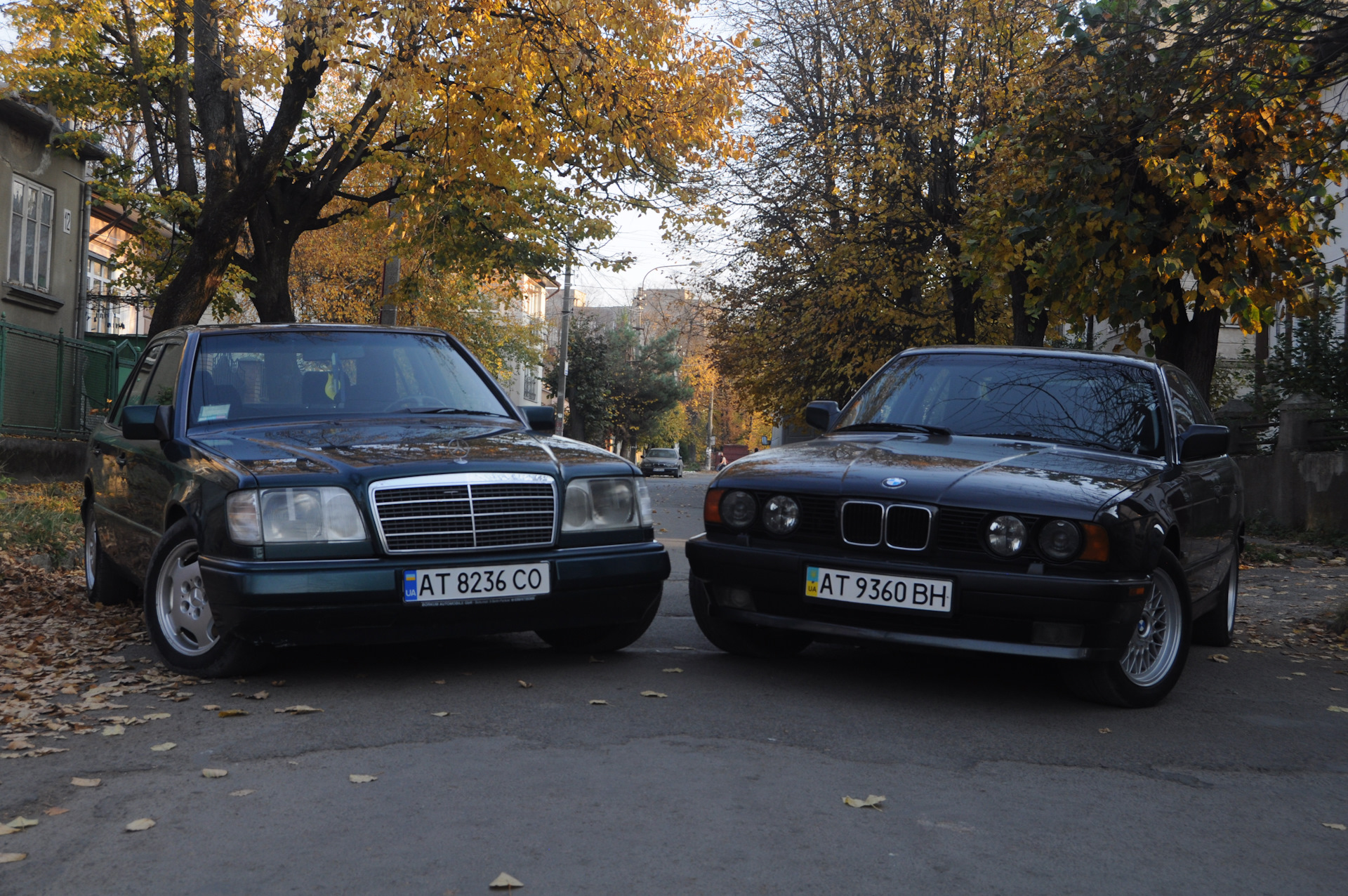 Два легендарных автомобиля начала 1990-х годов