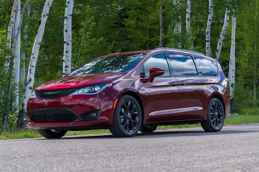 Chrysler Pacifica: новые возможности безопасности и удобства