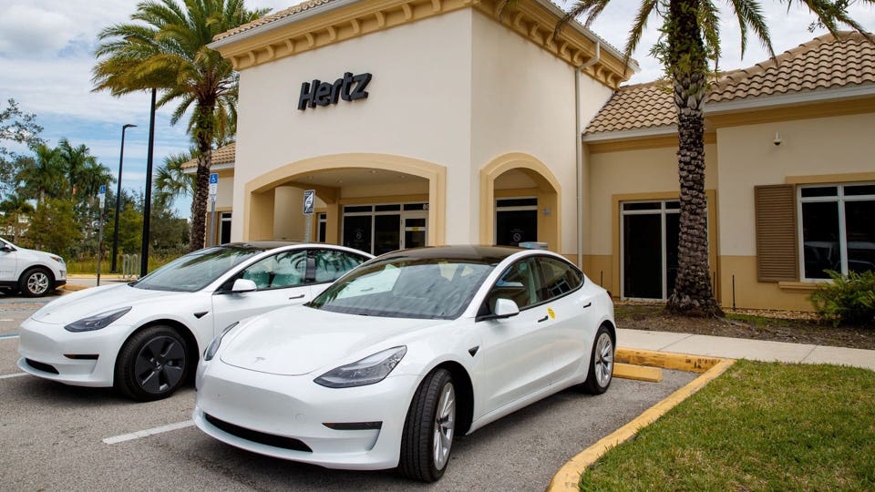 Аренда Tesla Model 3 от Hertz: новый уровень комфорта