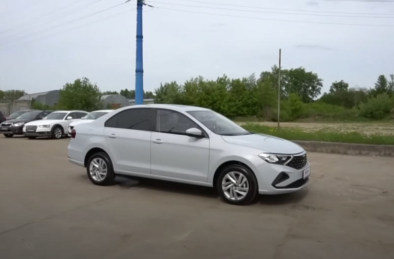Выбирая между новым Volkswagen и Ладой Веста