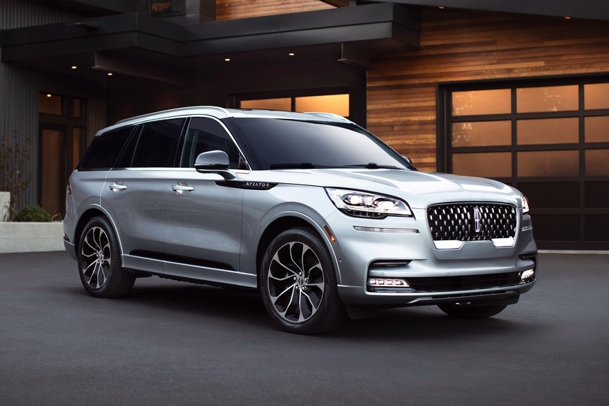 Интерьер нового Lincoln Aviator 2022 с черным стелс-дизайном
