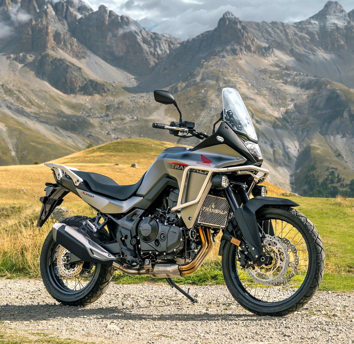 Обновленная Honda XL750 Transalp: качество и доступность в одном