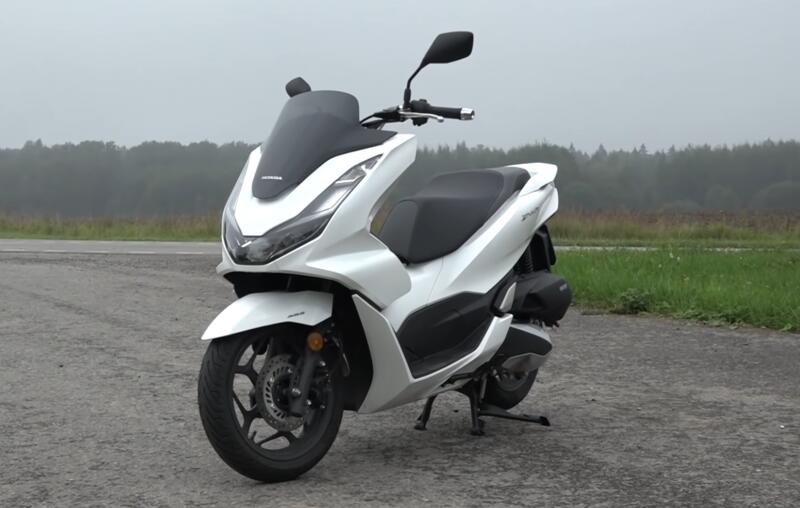 Honda PCX150: комфортабельный скутер для города