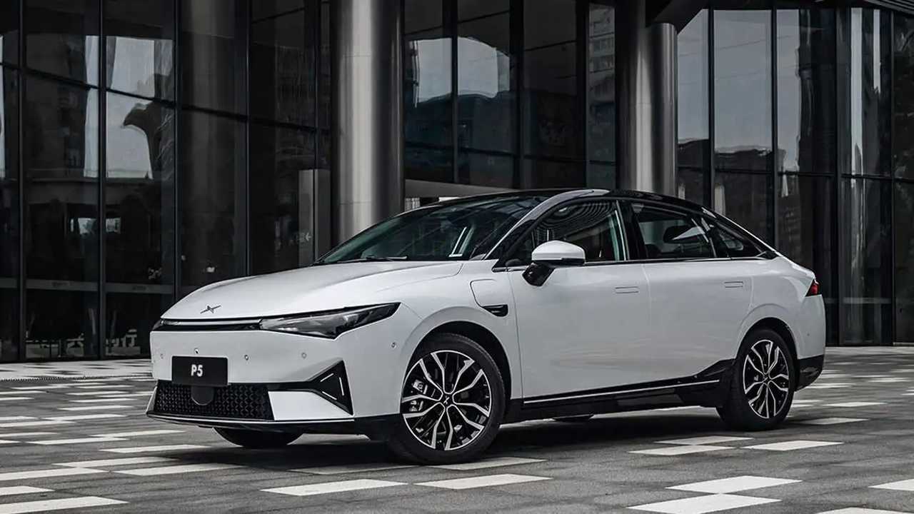 Новости Европы: XPeng P5 доступен в предзаказе