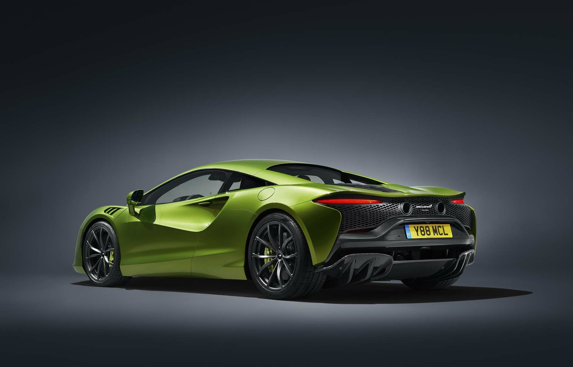 Гибридный суперкар McLaren: обзор и особенности